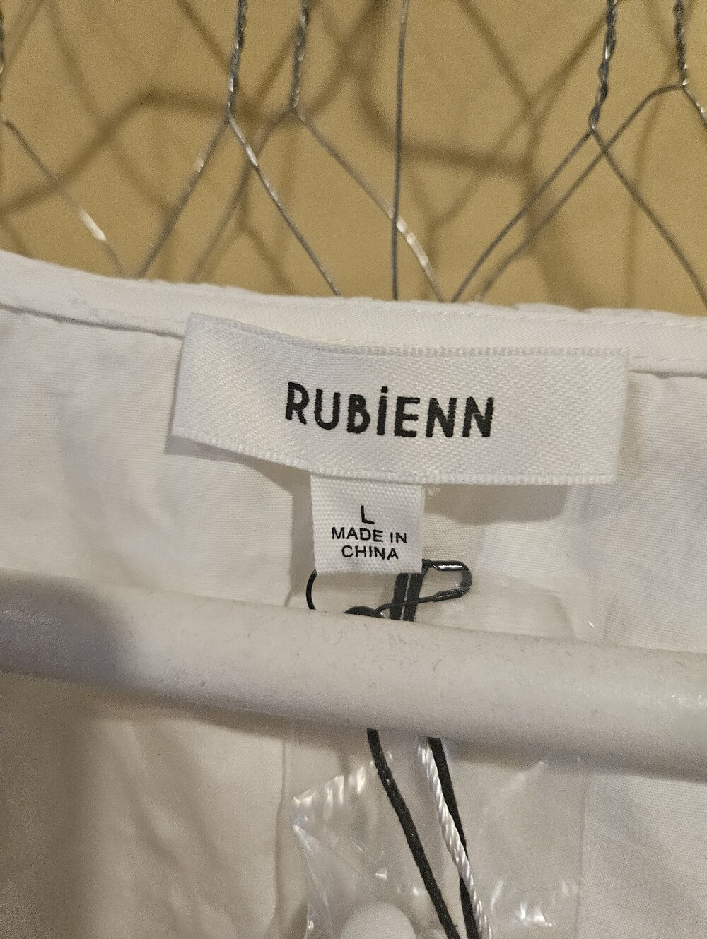 New Rubienn White Eyelet Collar Button-Front Cotton Top - Picture 2 of 6